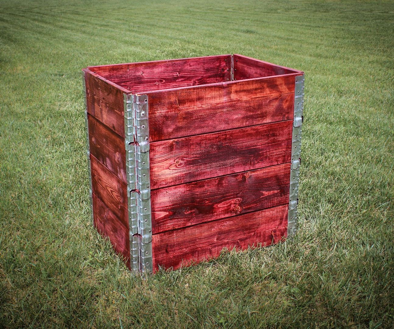 Simple Stackable Compost Bin From Pallet Collars 8 Steps (with