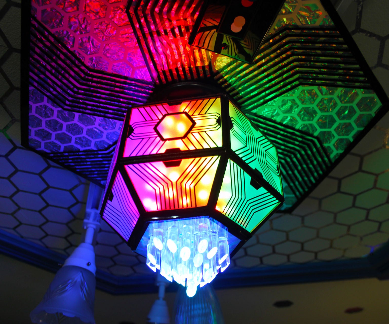 Glass Hexagon LED Pixel Fixture 8 Steps (with Pictures)