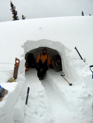 How To Build A Snow Cave For Winter Survival 5 Steps With Pictures Instructables