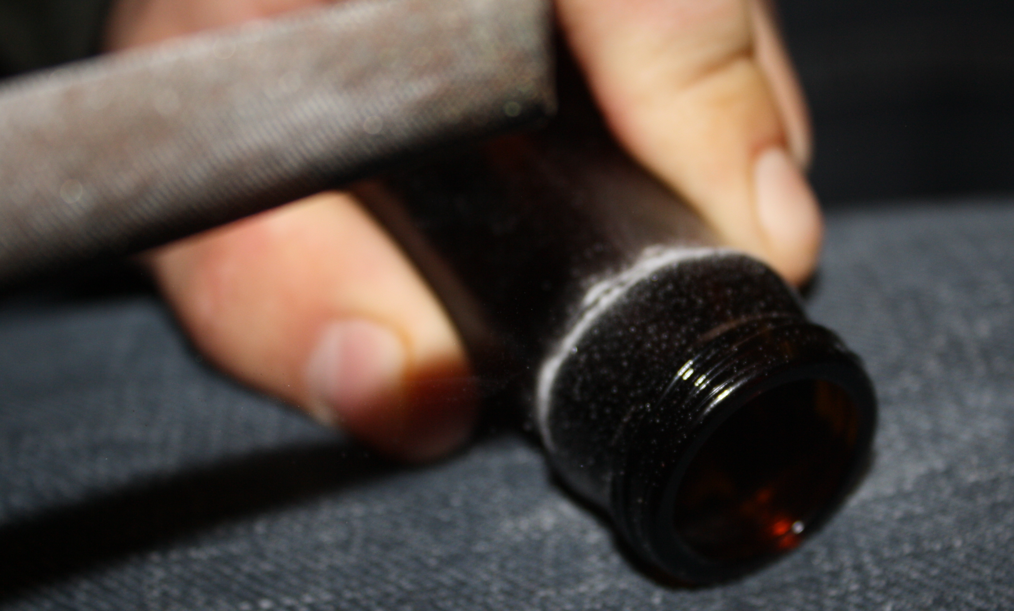 Glass Guitar Slide Using a Beer Bottle and a Rudimentary Tool. 5 Steps