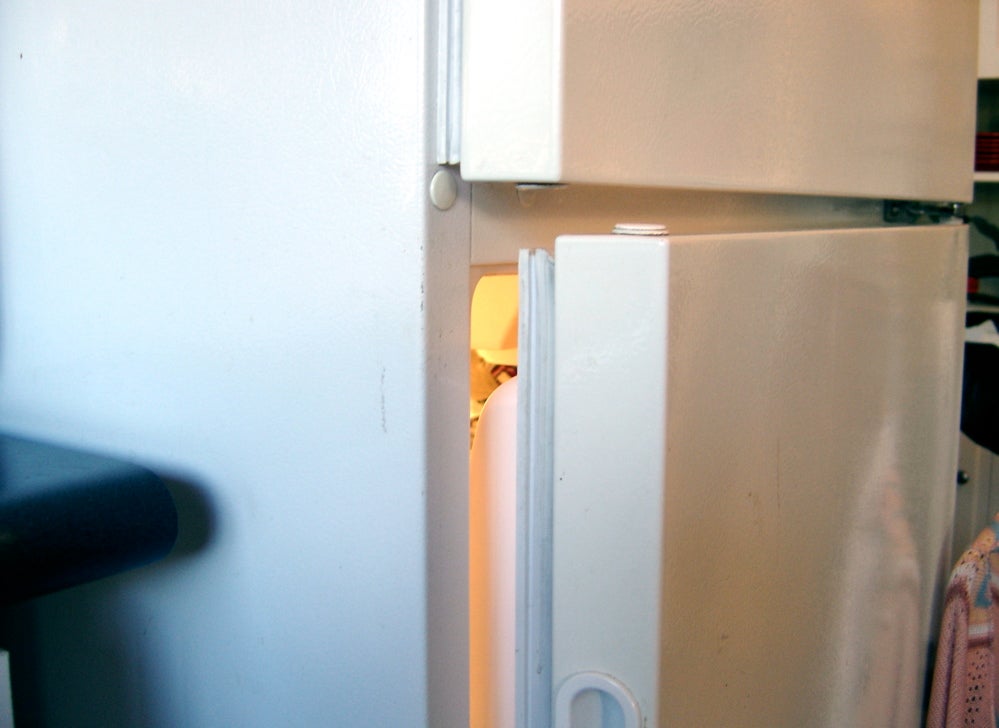 How To Keep Your Refrigerator Door Shut 3 Steps With Pictures Instructables