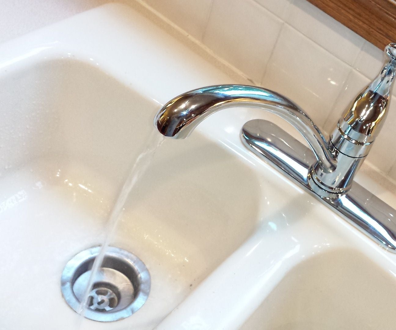 How To Change A Kitchen Faucet 27 Steps With Pictures How To Change A Kitchen Faucet