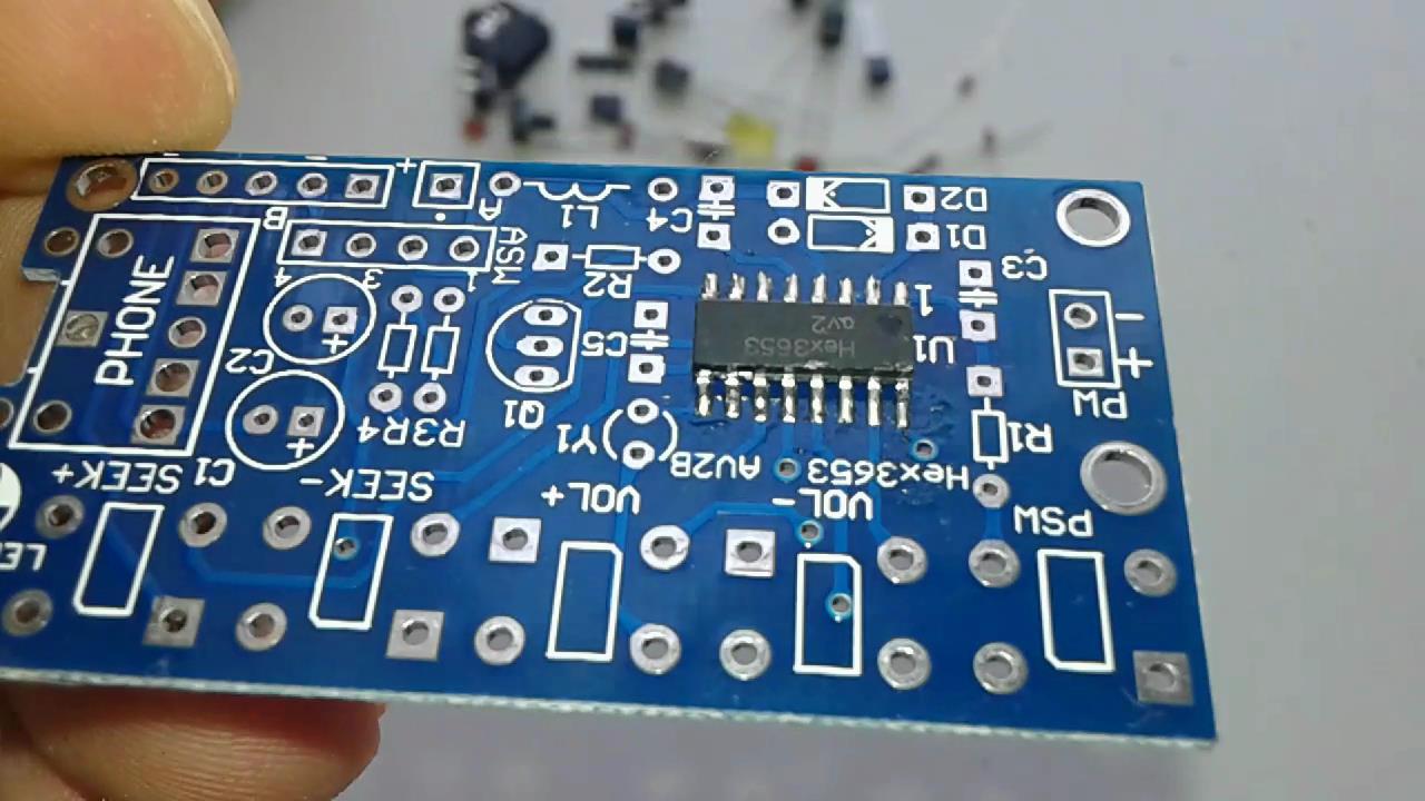 HOW TO MAKE FM RADIO RECEIVER AT HOME Trybotics