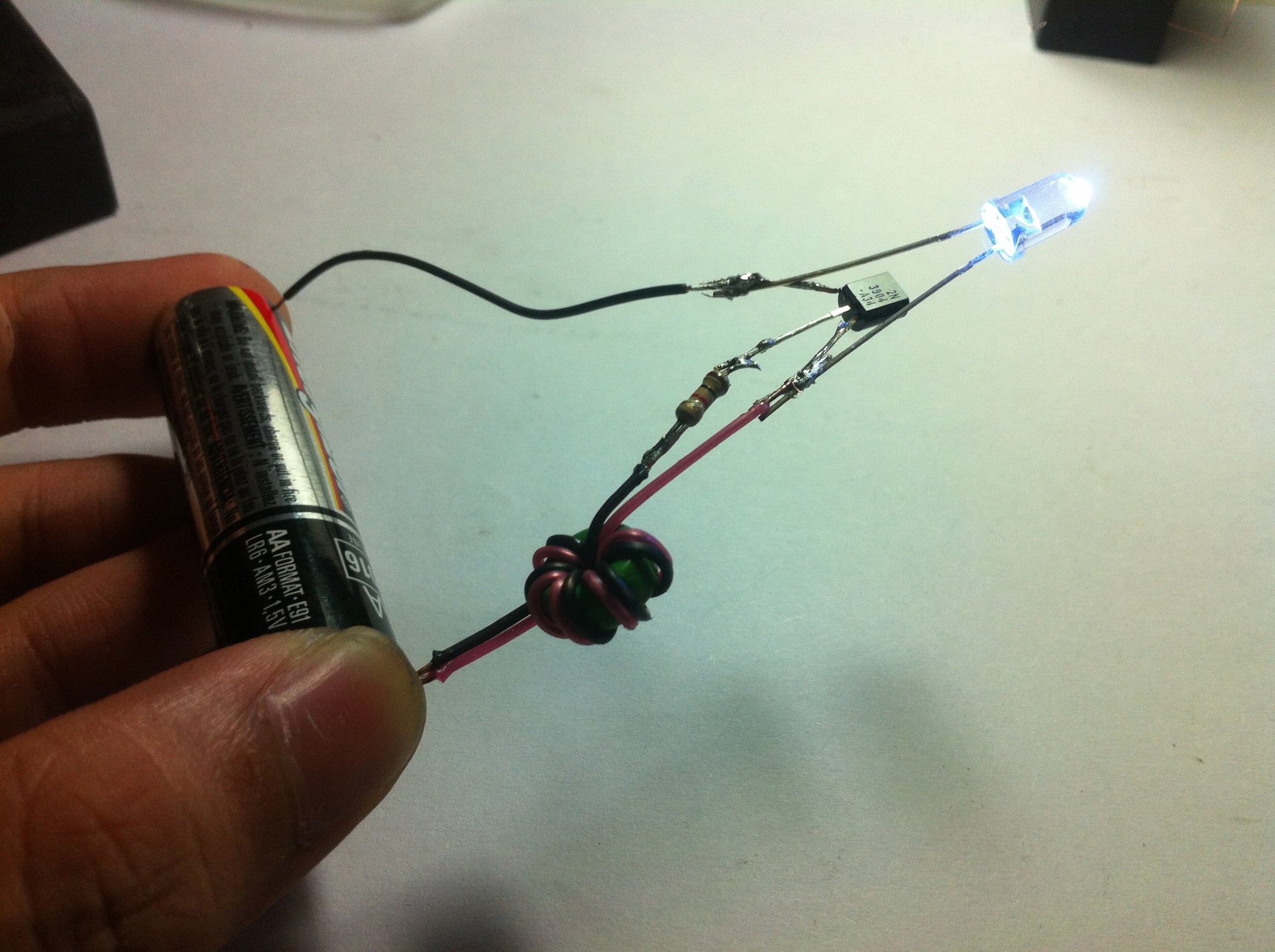 Making a Simple Joule Thief (made Easy) : 8 Steps (with Pictures
