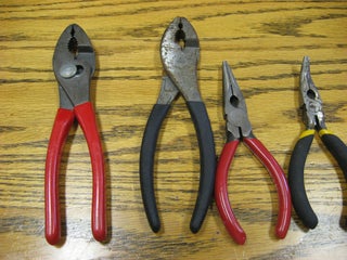 Makeshift Helping Hands 5 Steps Instructables