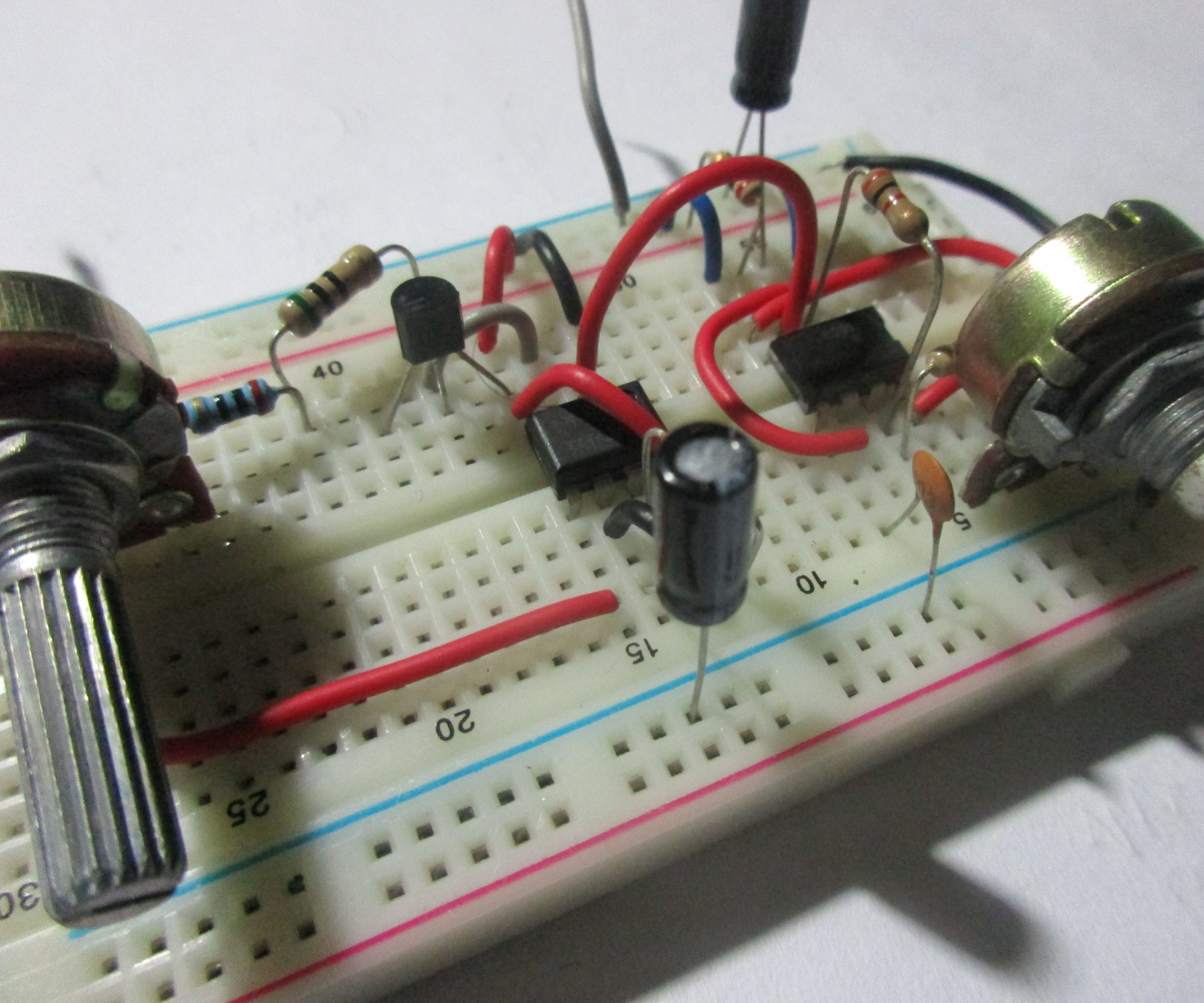 Basic (PWM) Motor Speed Control Using 555 Timer ICs 8 Steps