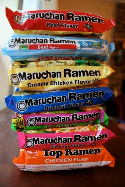 Amazon Com Maruchan Ramen Chicken Flavor Noodle Soup Pack Of 12 3 Oz Each Grocery Gourmet Food