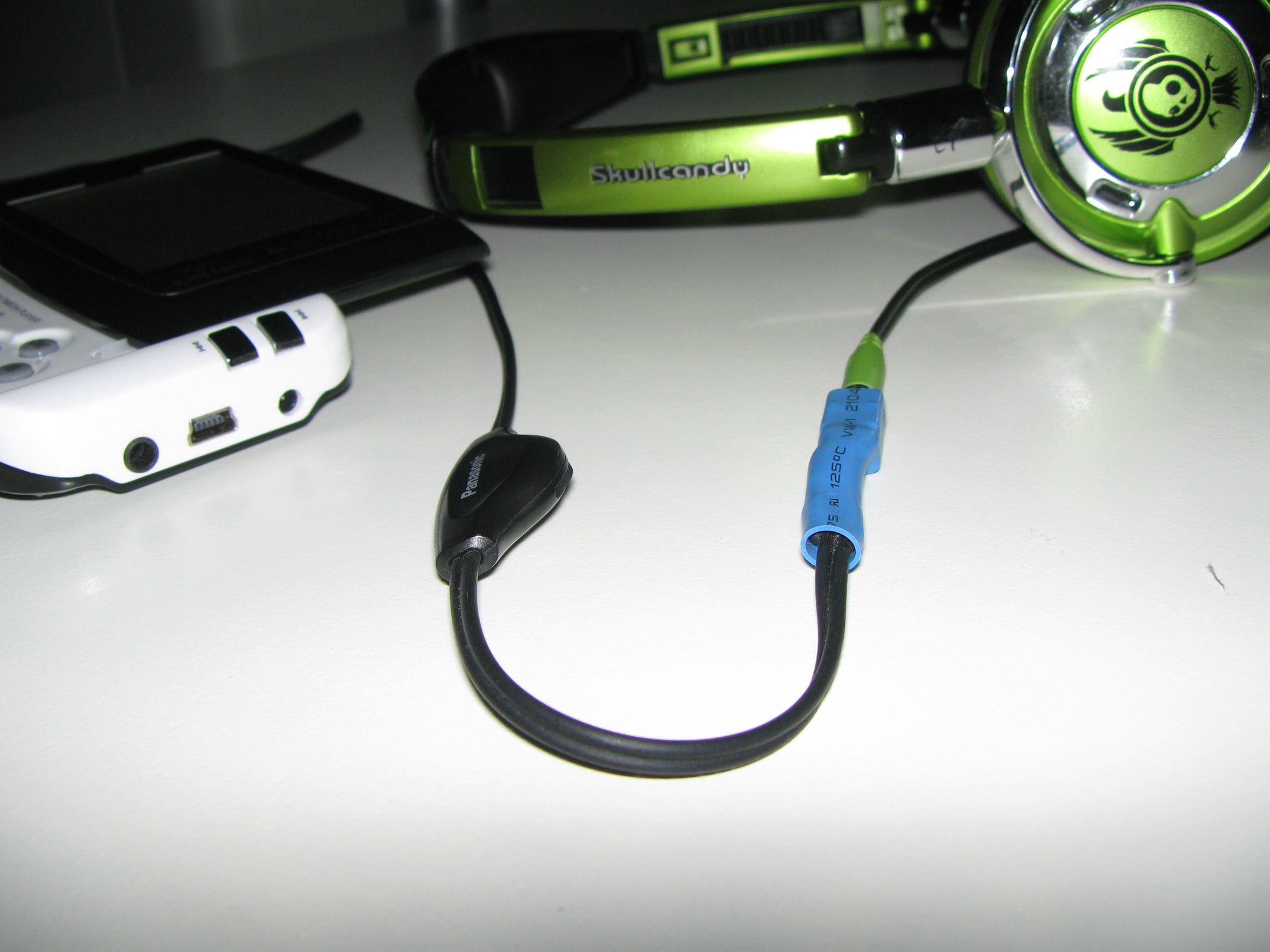 Universal Earbud/Headphone Volume Control 8 Steps (with Pictures