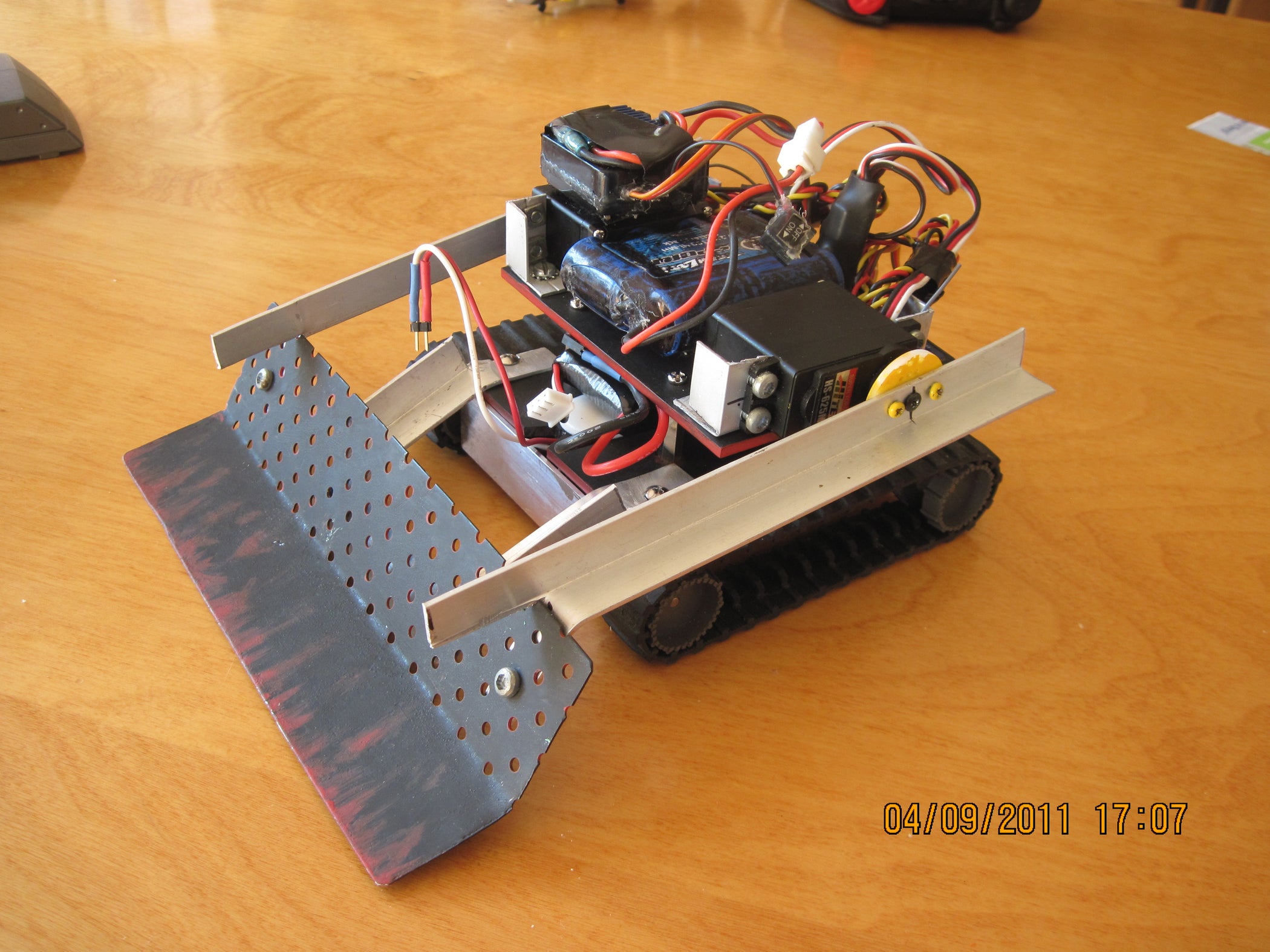 SumoBot (TSA and Science Olympiad Rules) 8 Steps Instructables