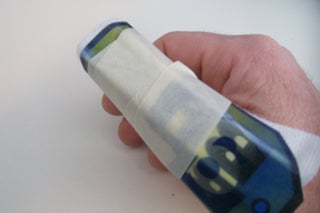 Impromptu Finger Splint 7 Steps With Pictures Instructables