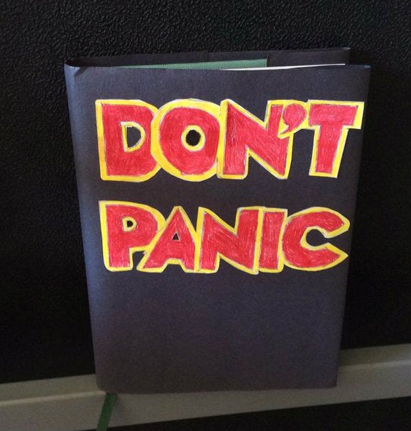The Hitchhiker's Guide to the Galaxy Travel Guide Book Cover (DON'T PANIC) 9 Steps (with Pictures)