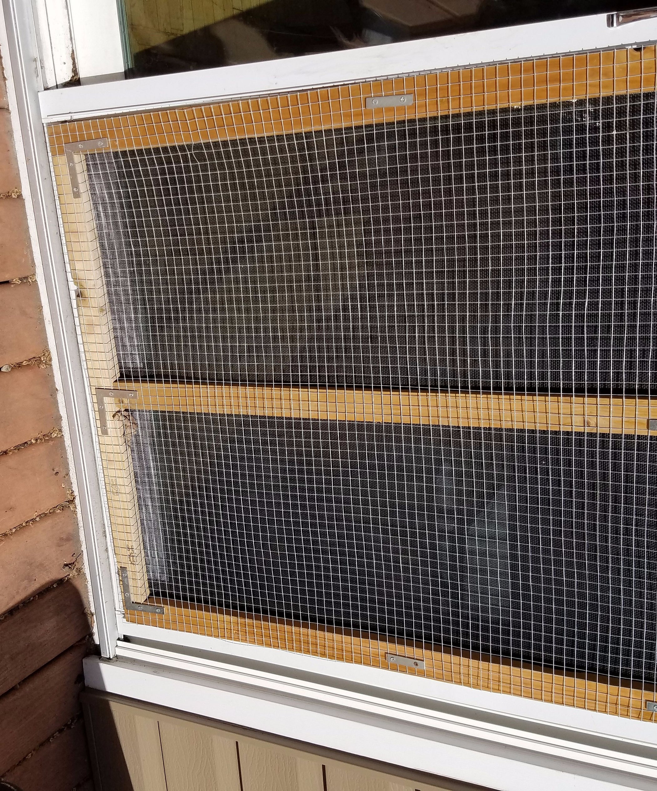 Protect Your Screen Door From Your Dog. 4 Steps Instructables