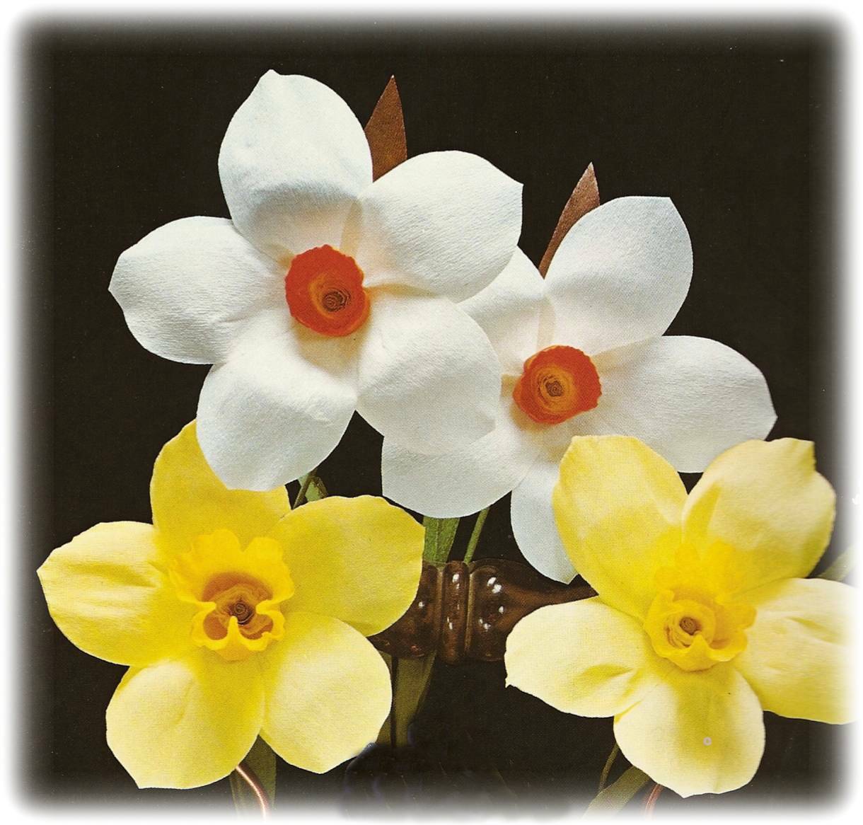 how to make paper daffodils and narcissi 5 steps how to make a paper narcissus flower
