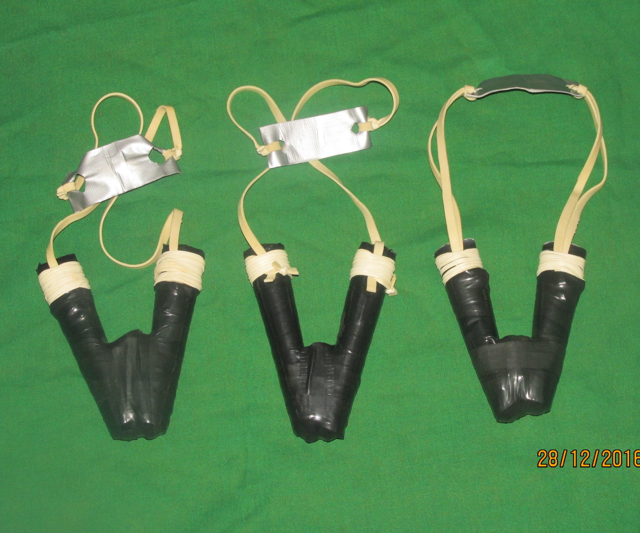 How to Make a Paper Slingshot 7 Steps