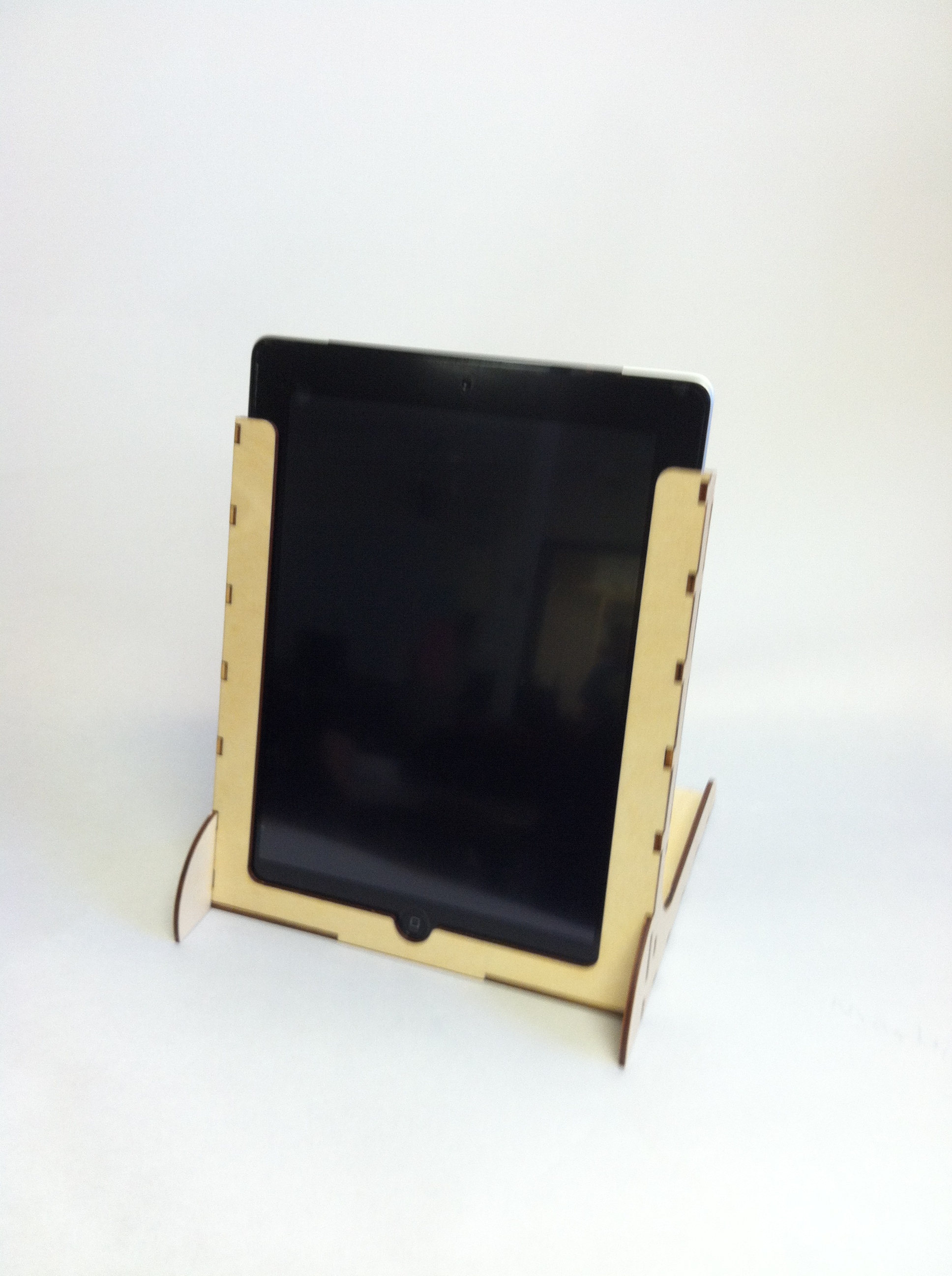 Wooden Laser Cut IPad 2 Stand 6 Steps (with Pictures)