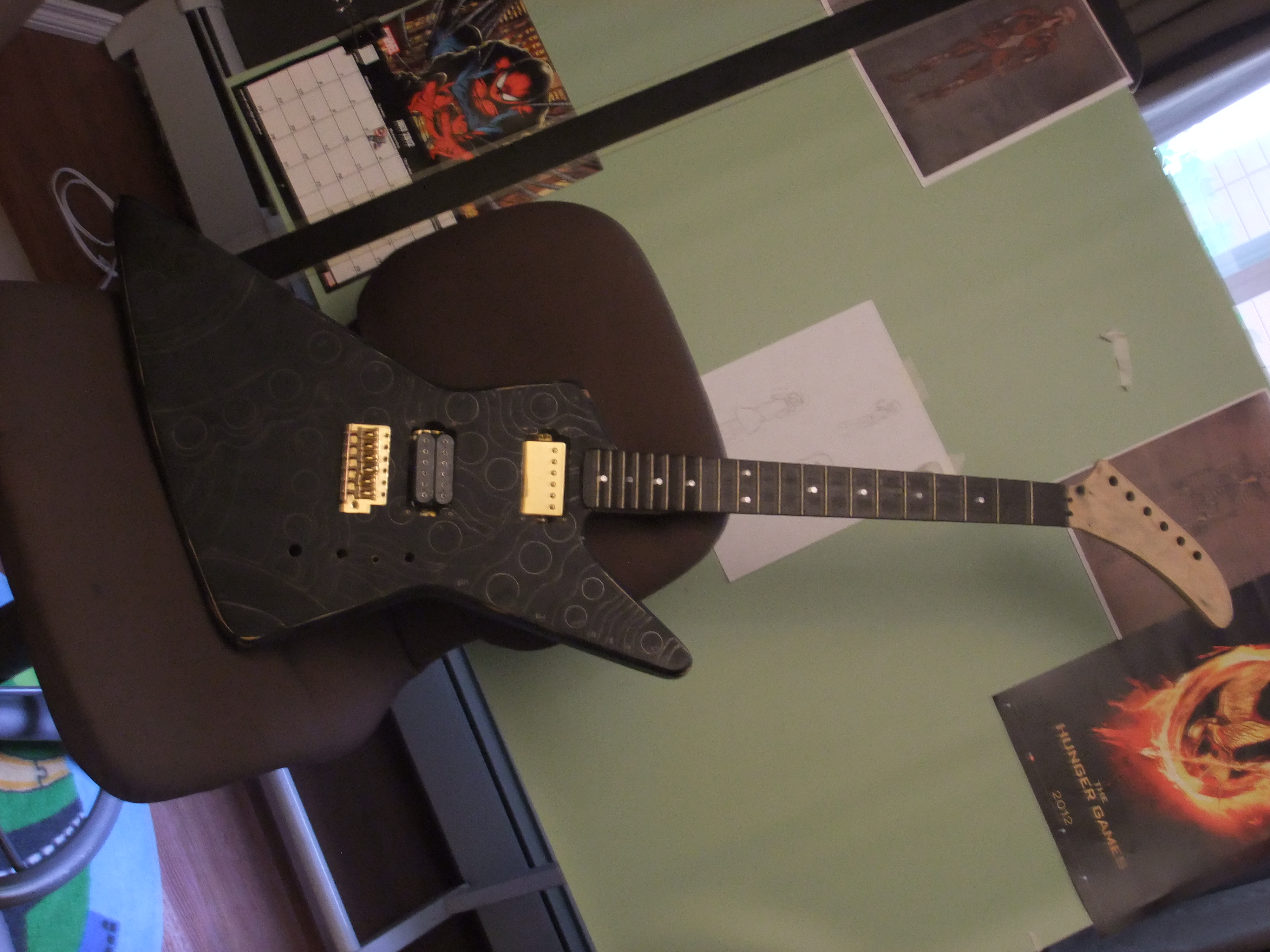 Sticker Bomb Guitar! 5 Steps (with Pictures)