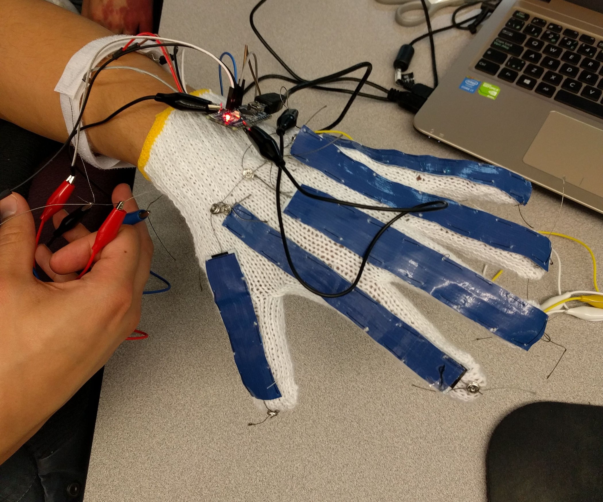 Arduino Flex Sensor Glove : 4 Steps - Instructables