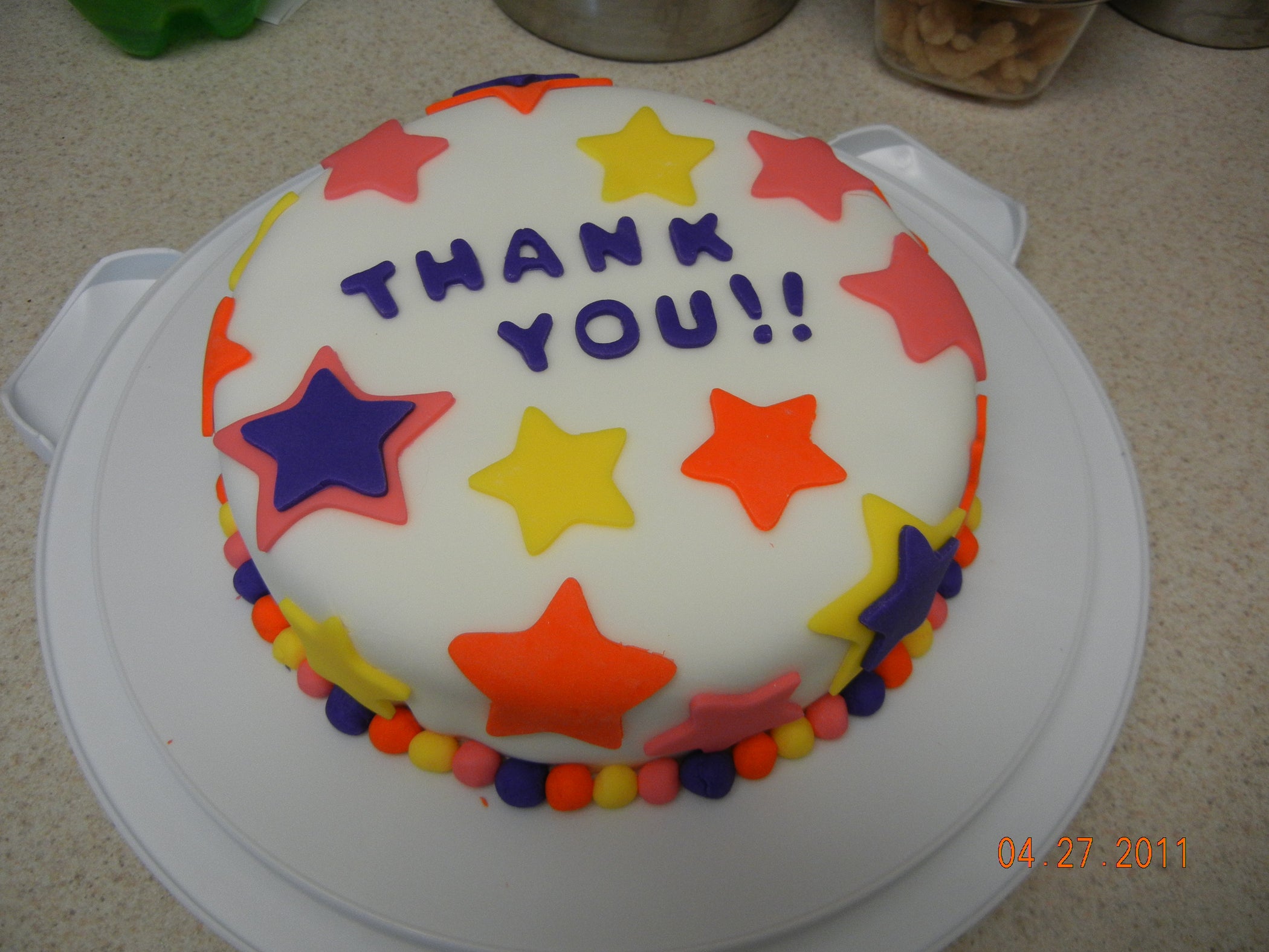 Basic Fondant Cake 5 Steps (with Pictures)