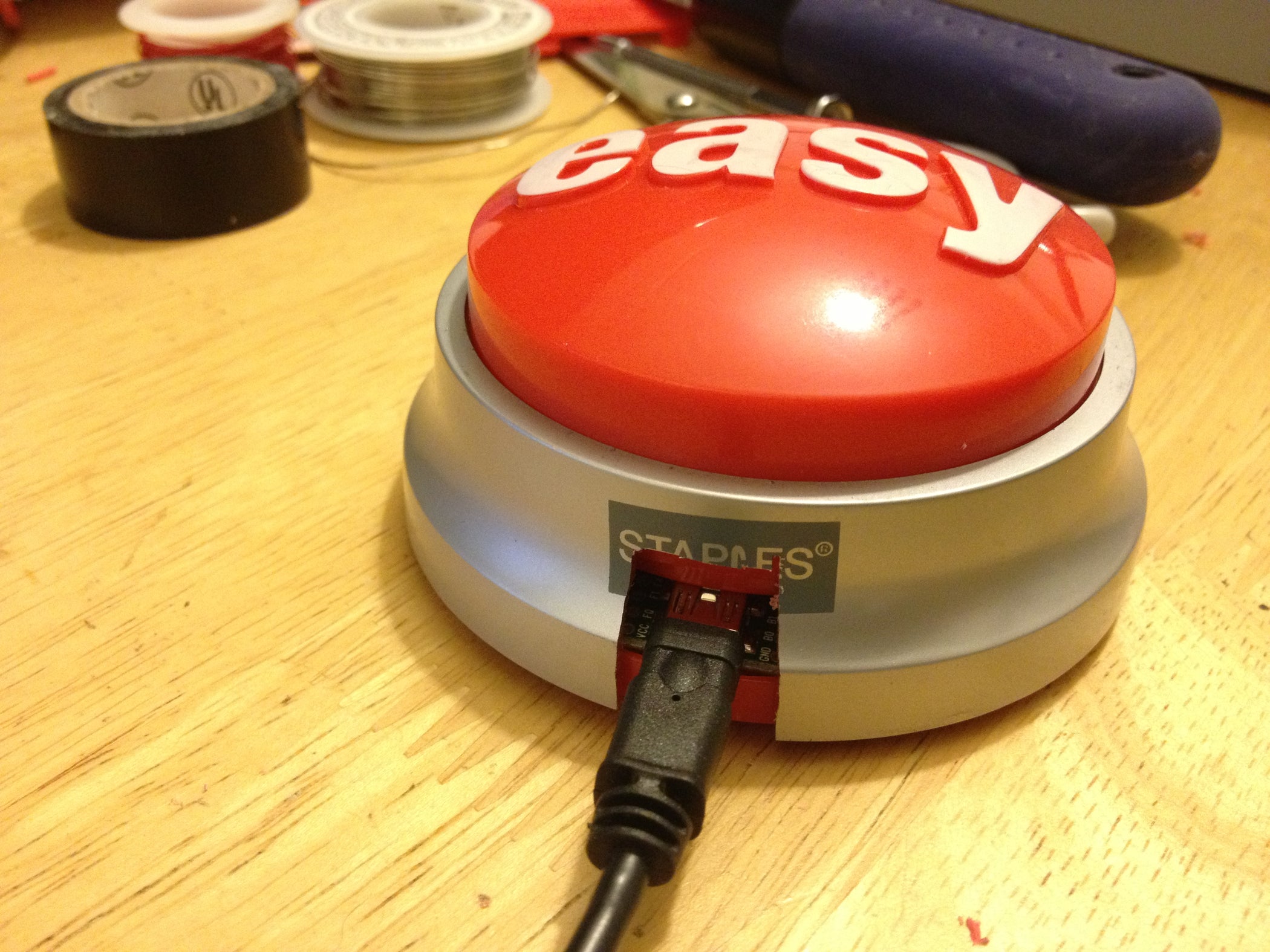 Make a Staples Easy Button (tm) Control Your Computer 7 Steps