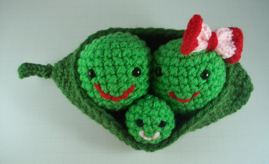 Crochet Amigurumi Three Peas in a Pod 5 Steps (with Pictures