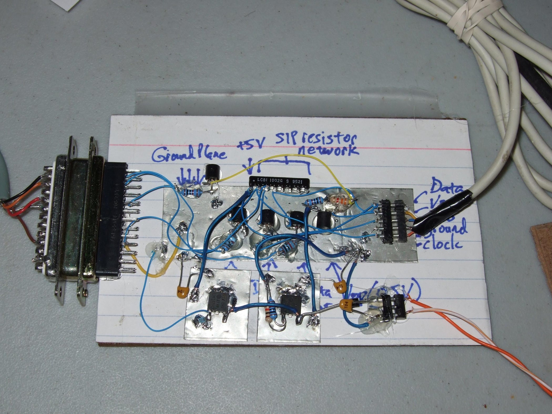 5 Transistor PIC Programmer *Schematic Added to Step 9! 9 Steps