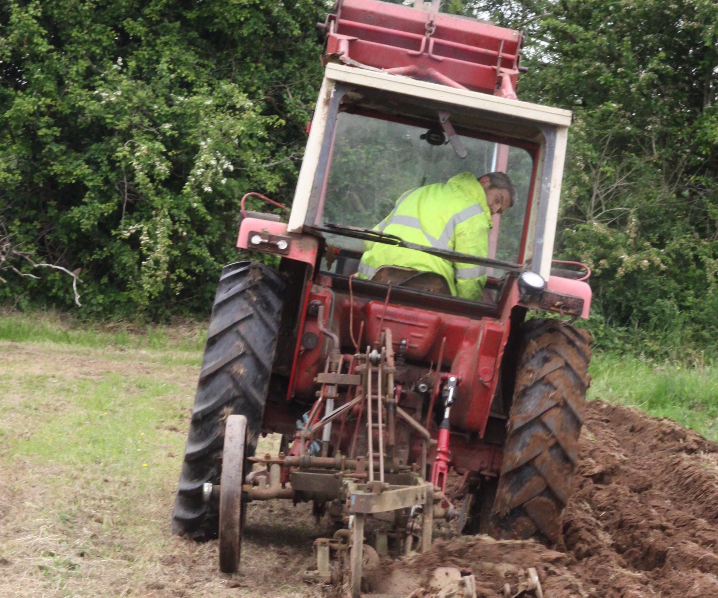 How To Plough Or Plow A Field Basic Instructions 8 Steps With