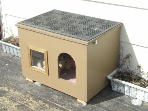 Cat House For Those Chilly Nights Instructables