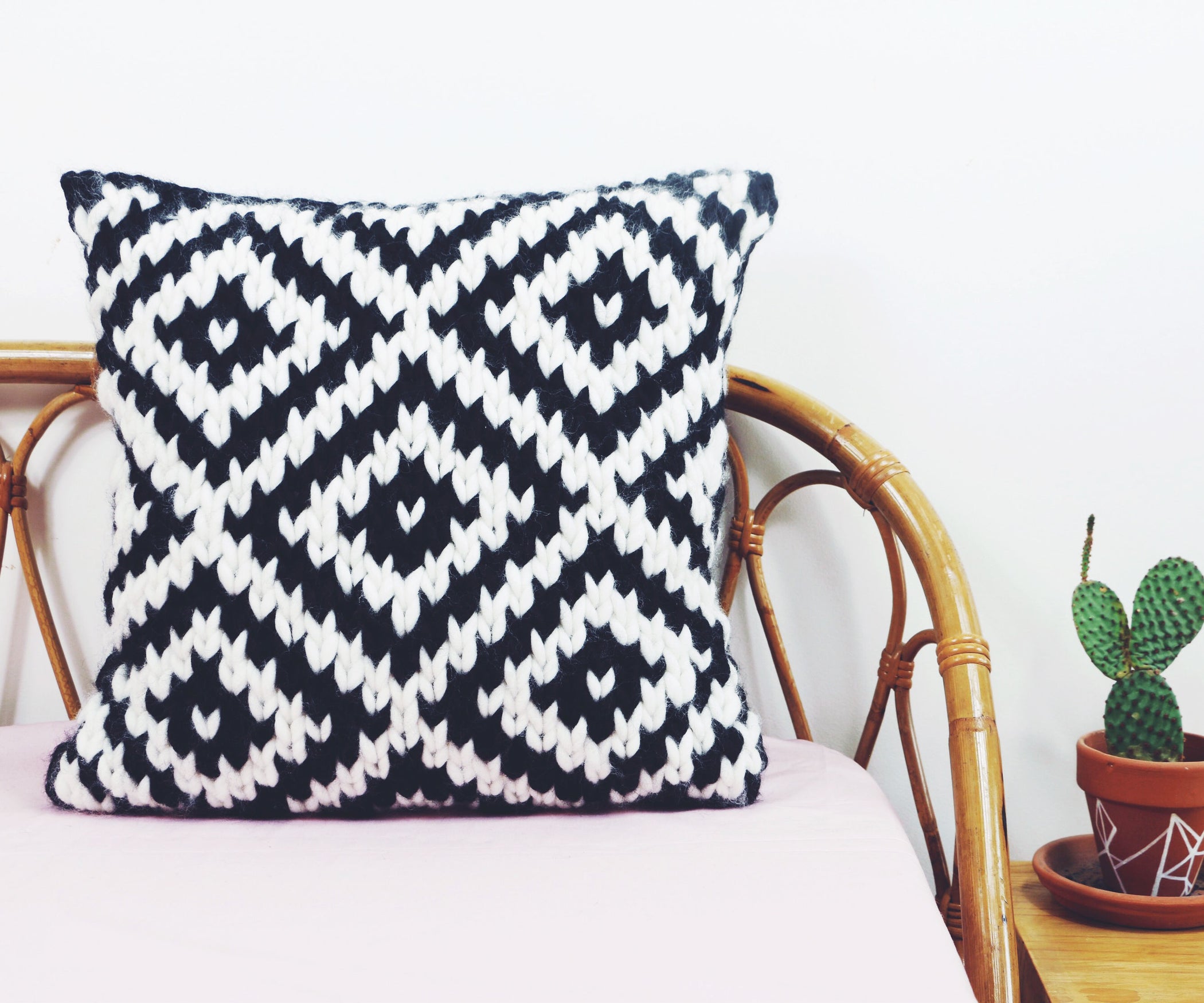 Chunky Jacquard Pillow Knitting Pattern 10 Steps (with Pictures