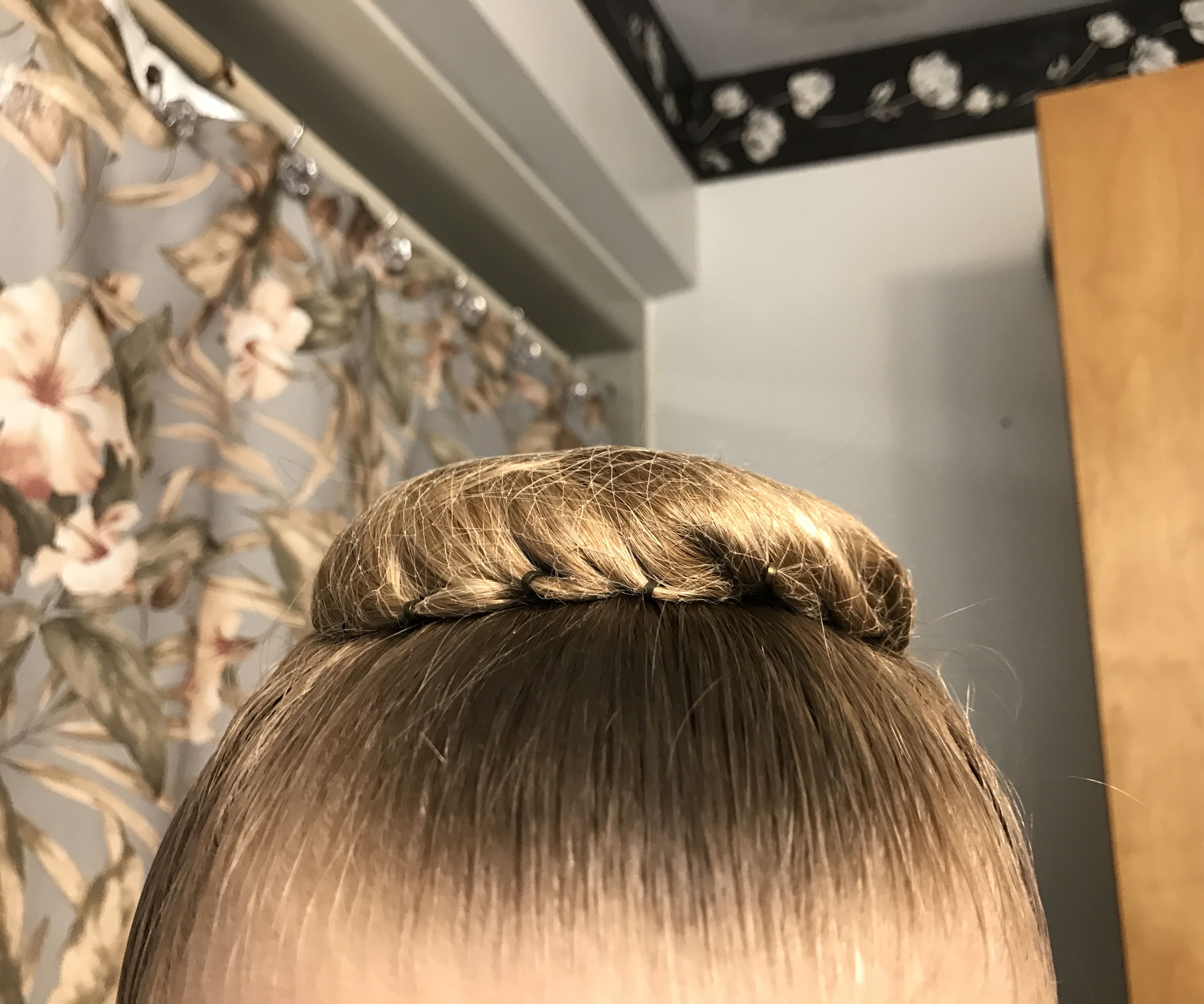 How To Do A Classical Ballet Bun 16 Steps Instructables