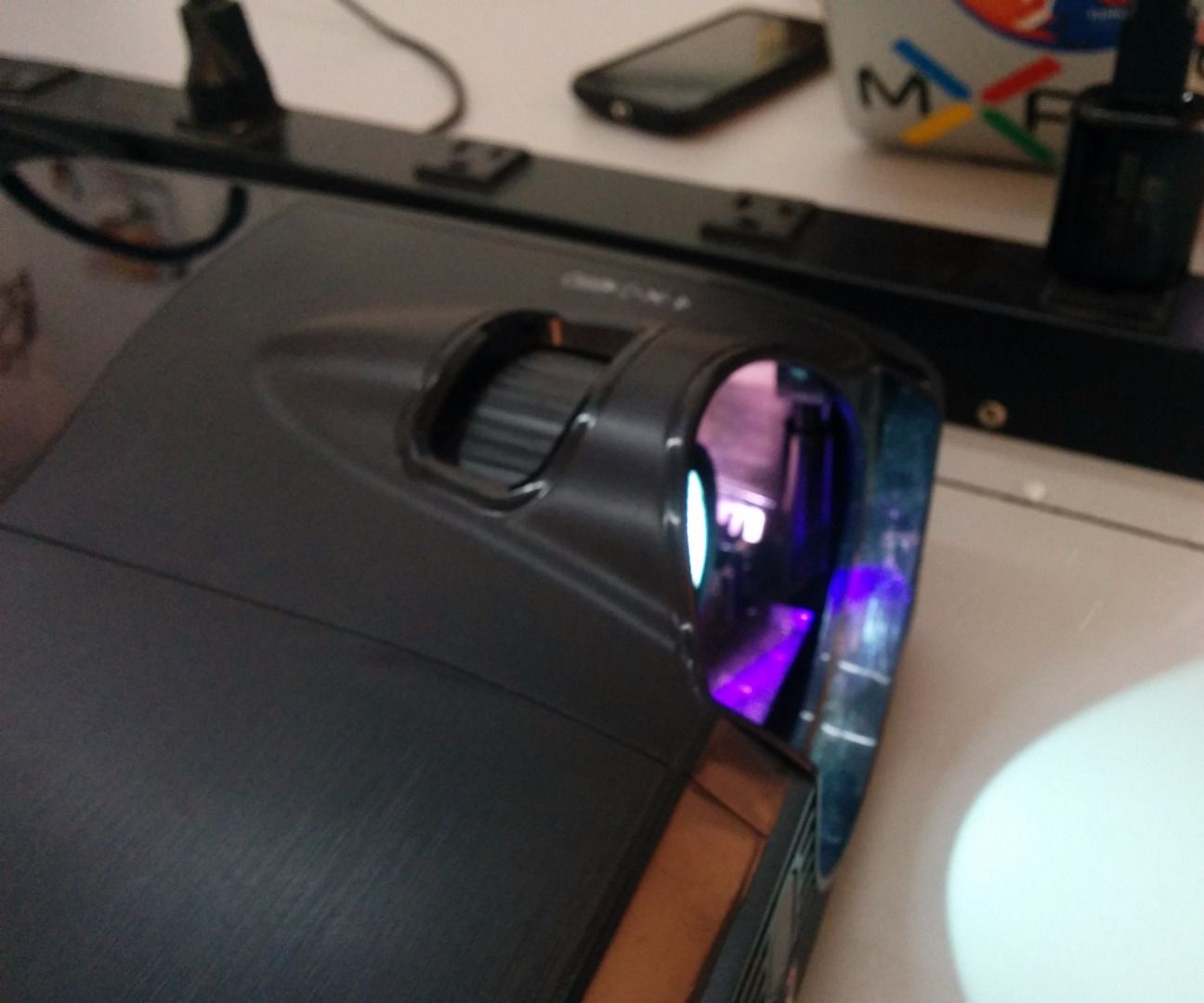 Quik Fix for a Missing Lens in Projector /truco Para Reponer El Lente