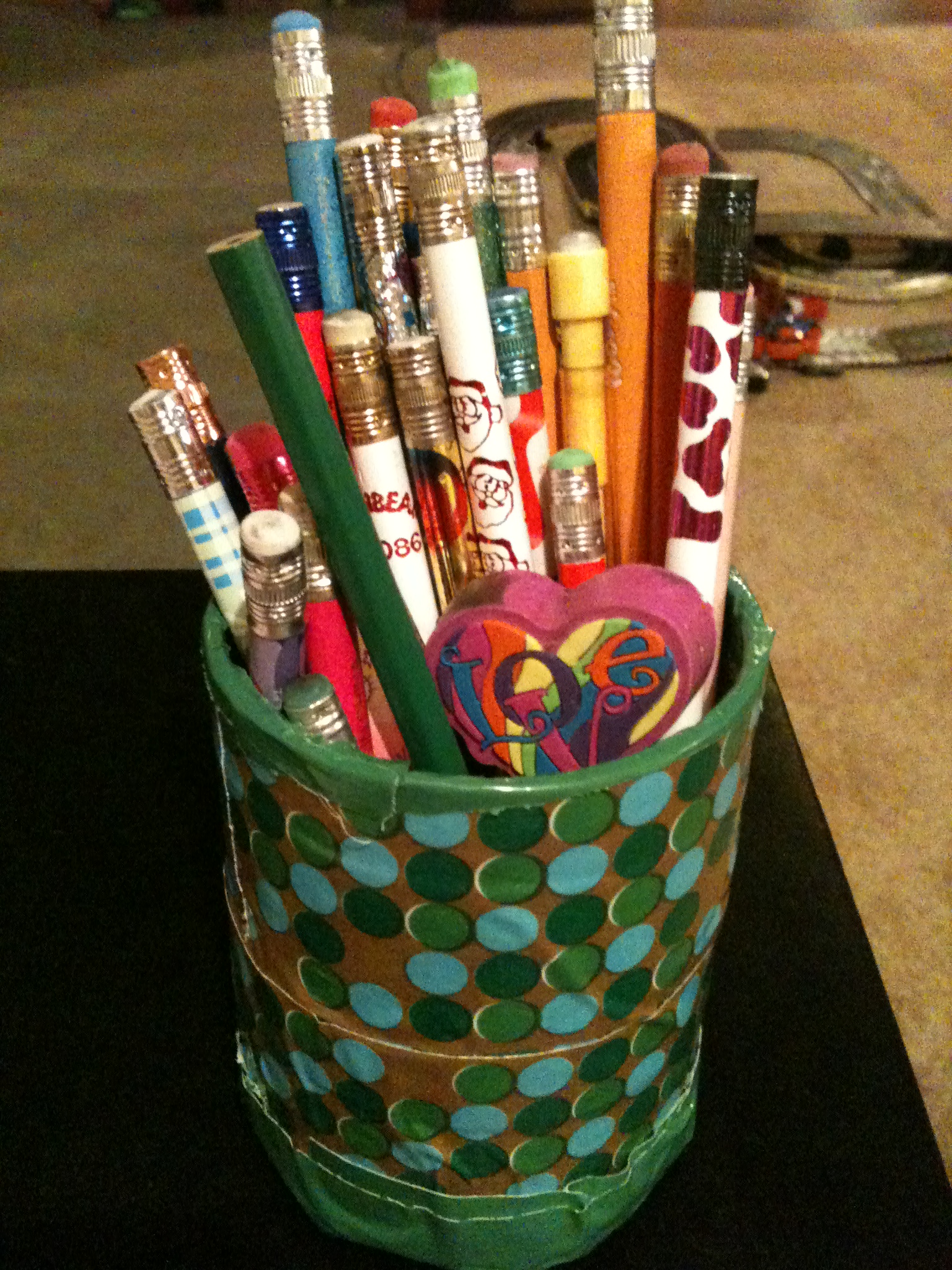 Pencil Holder Using Empty Duct Tape Rolls : 5 Steps ...