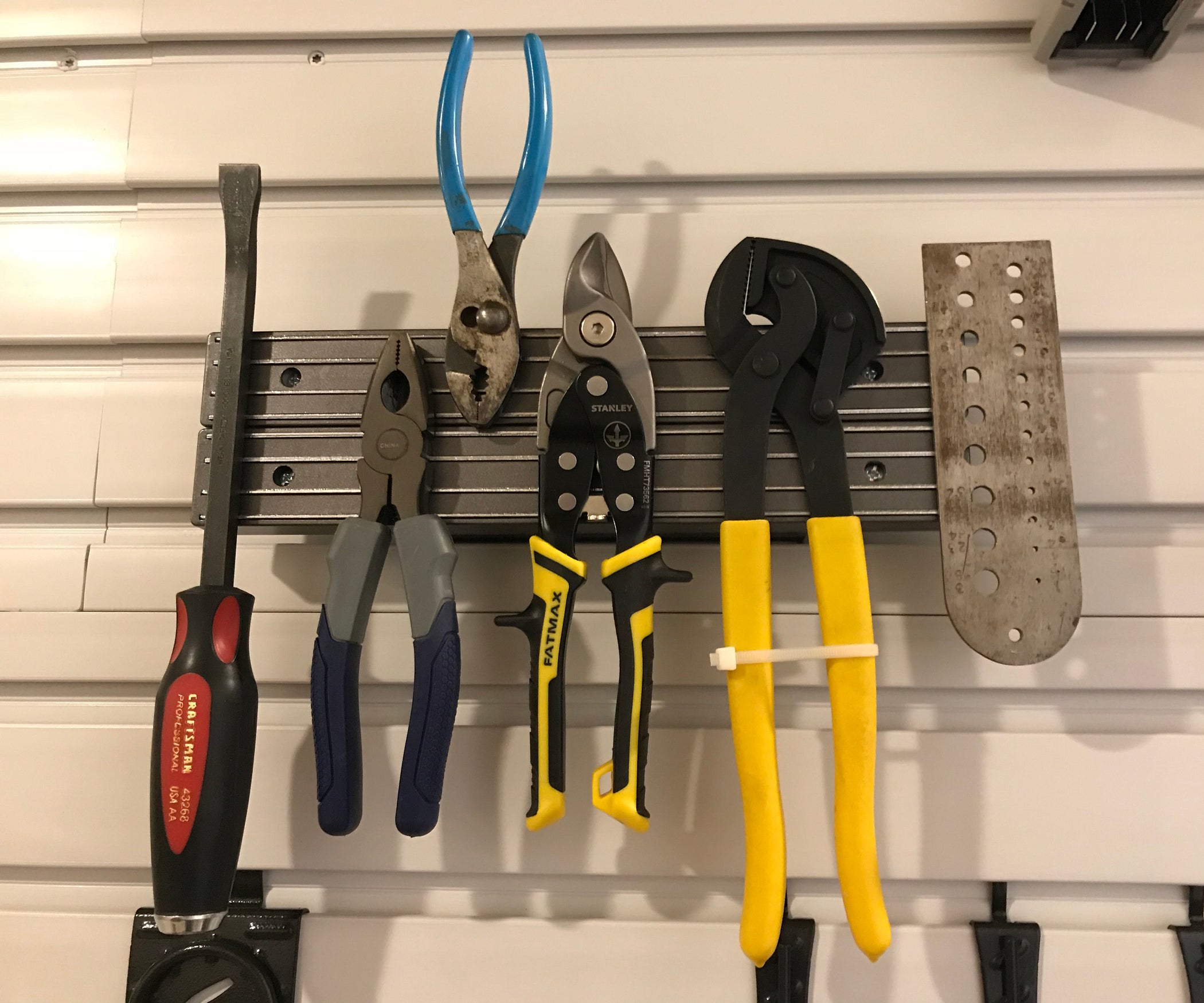 Tool Holder for Gladiator Gear Wall 7 Steps Instructables