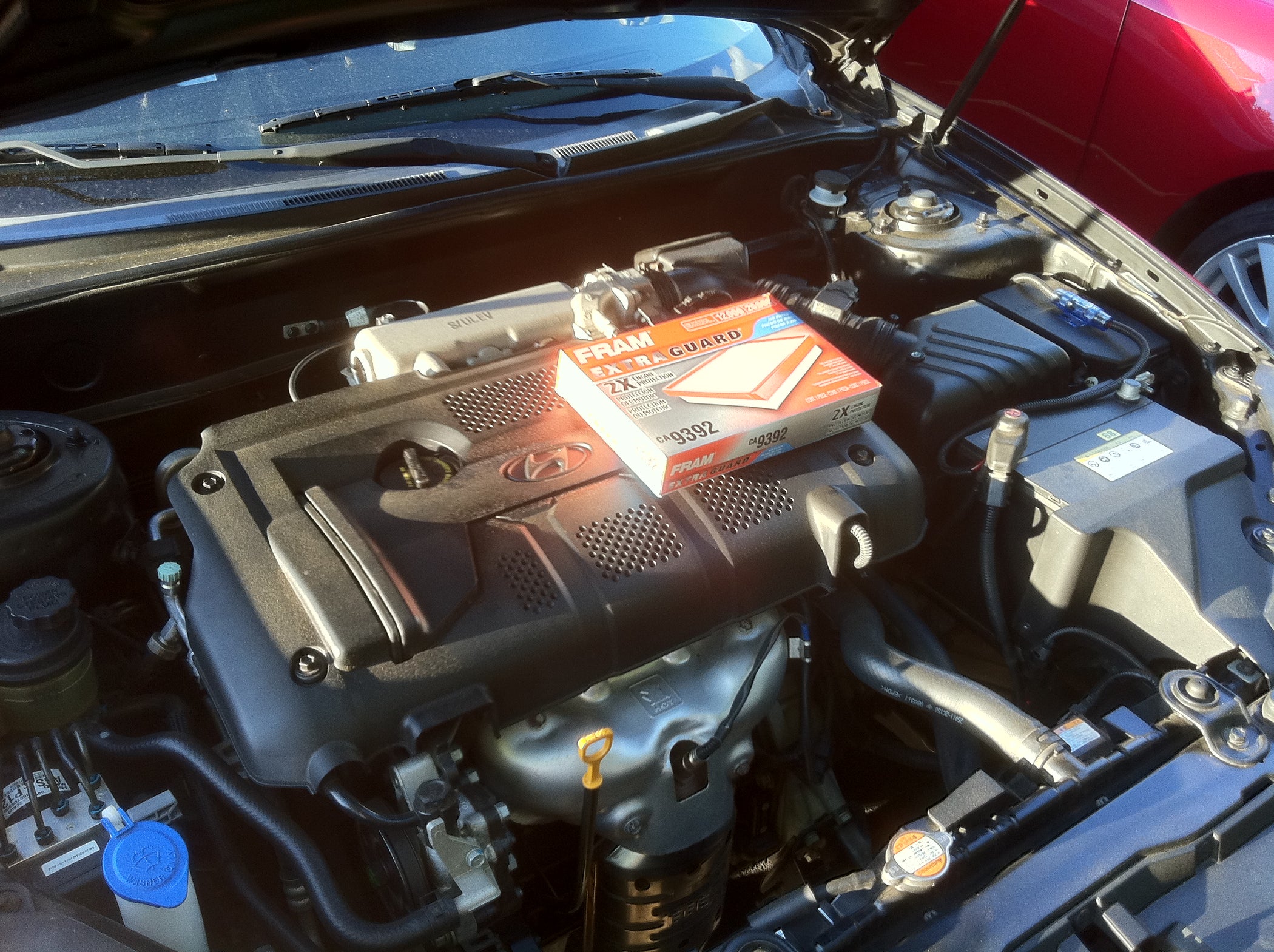 How to Replace the Engine Air Filter on the Hyundai Tiburon 2008: 3 Steps