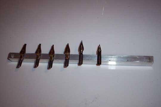 Build an Easy Access Nib Holder.: 3 Steps
