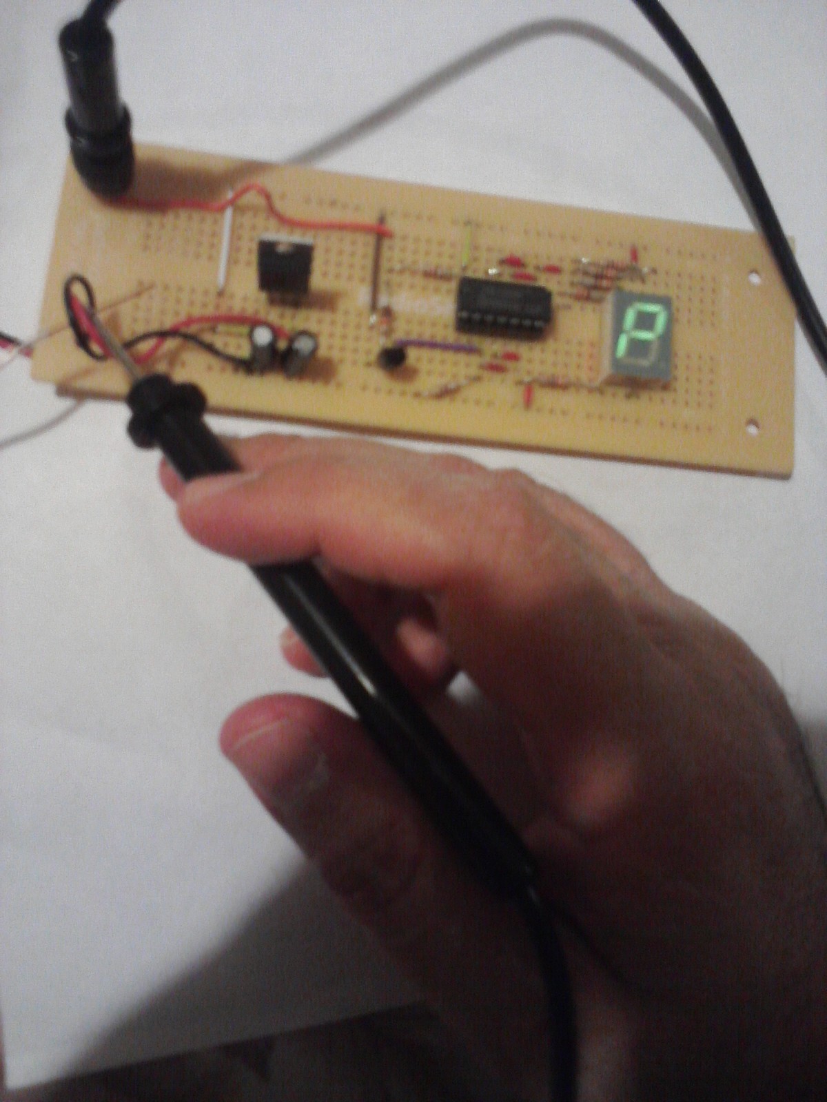Logic Probe W/display 4 Steps Instructables