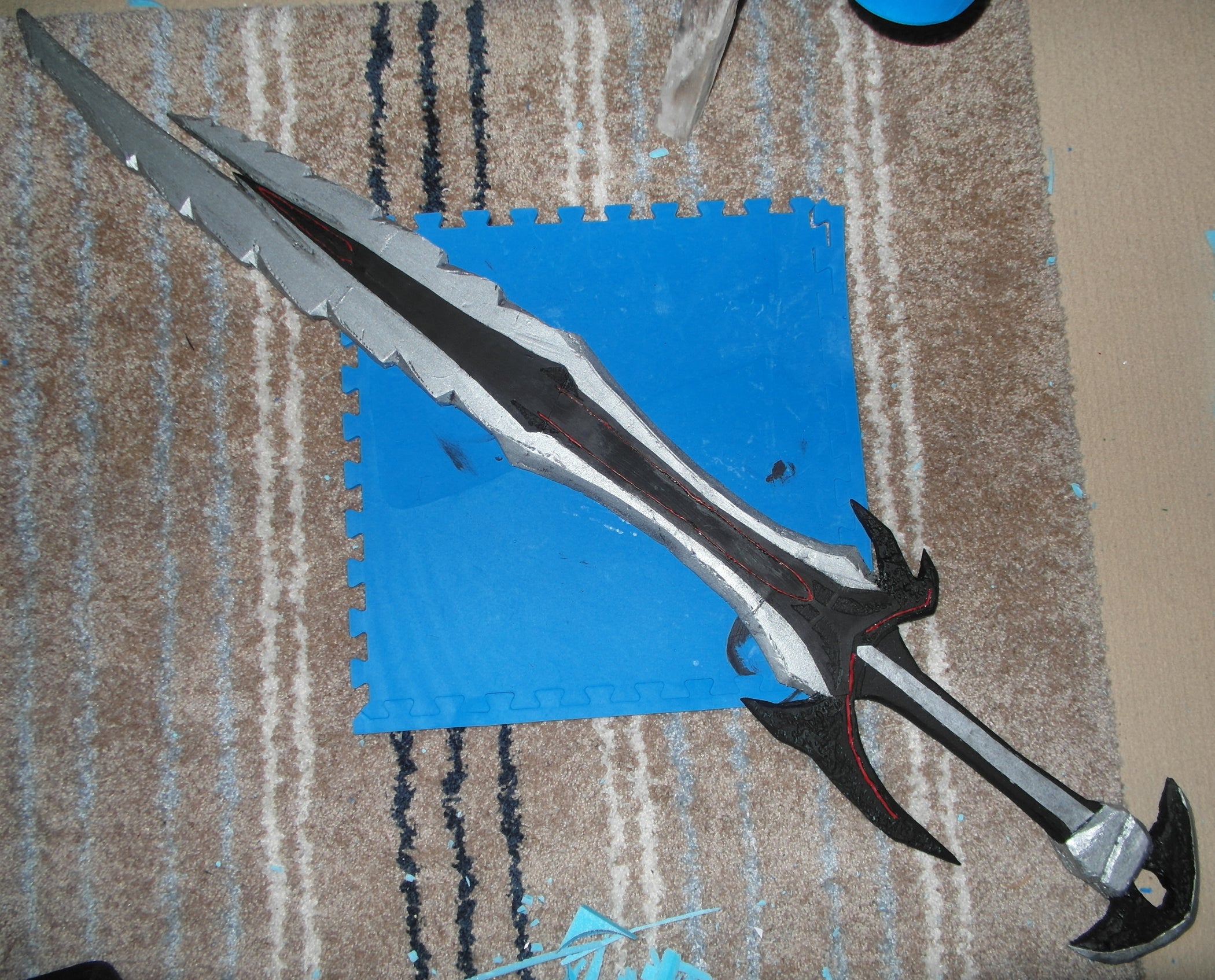 6ft Long Skyrim Daedric Great Sword. 4 Steps Instructables