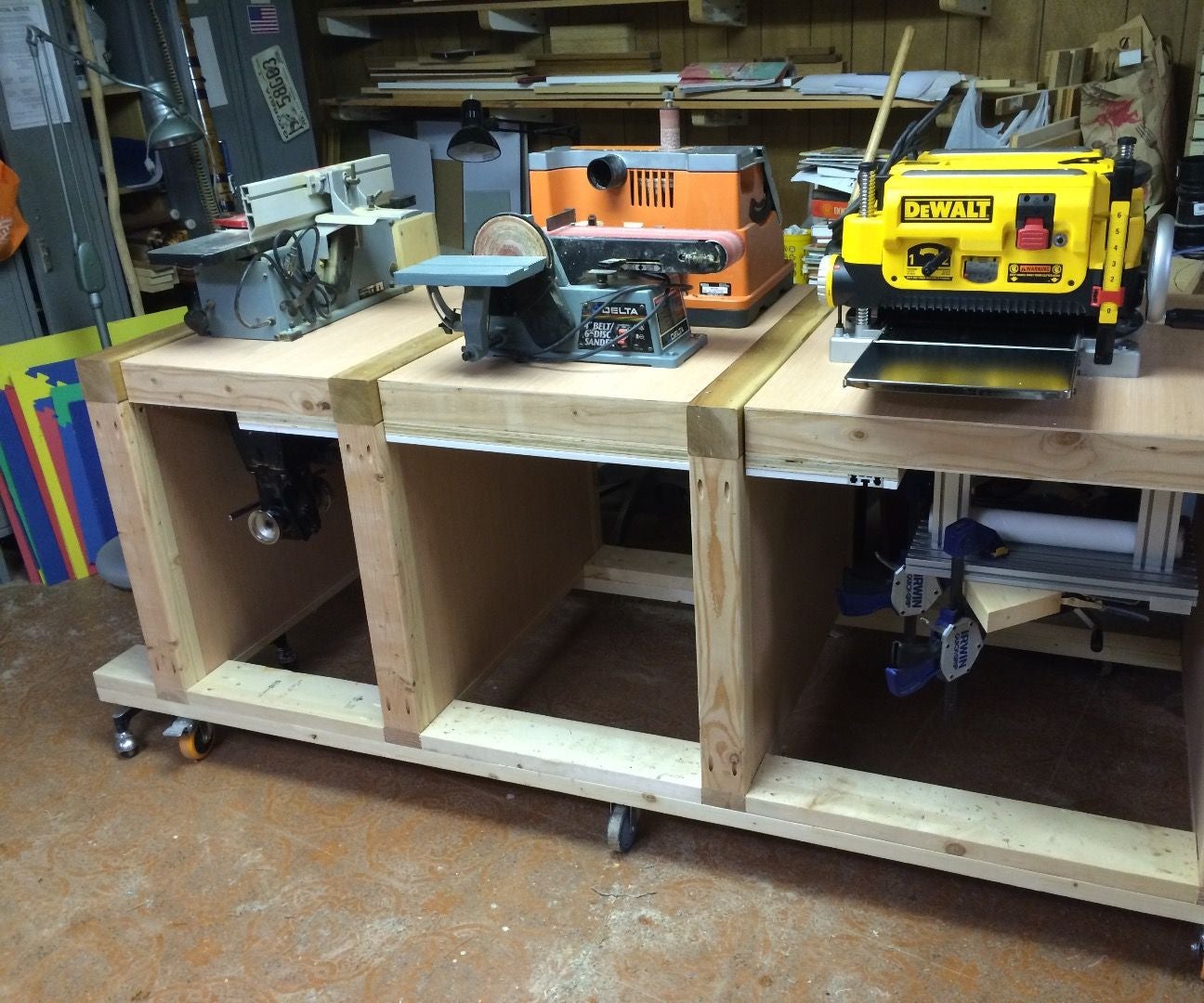 Multi-Tool Flip-Top Table: 12 Steps with Pictures