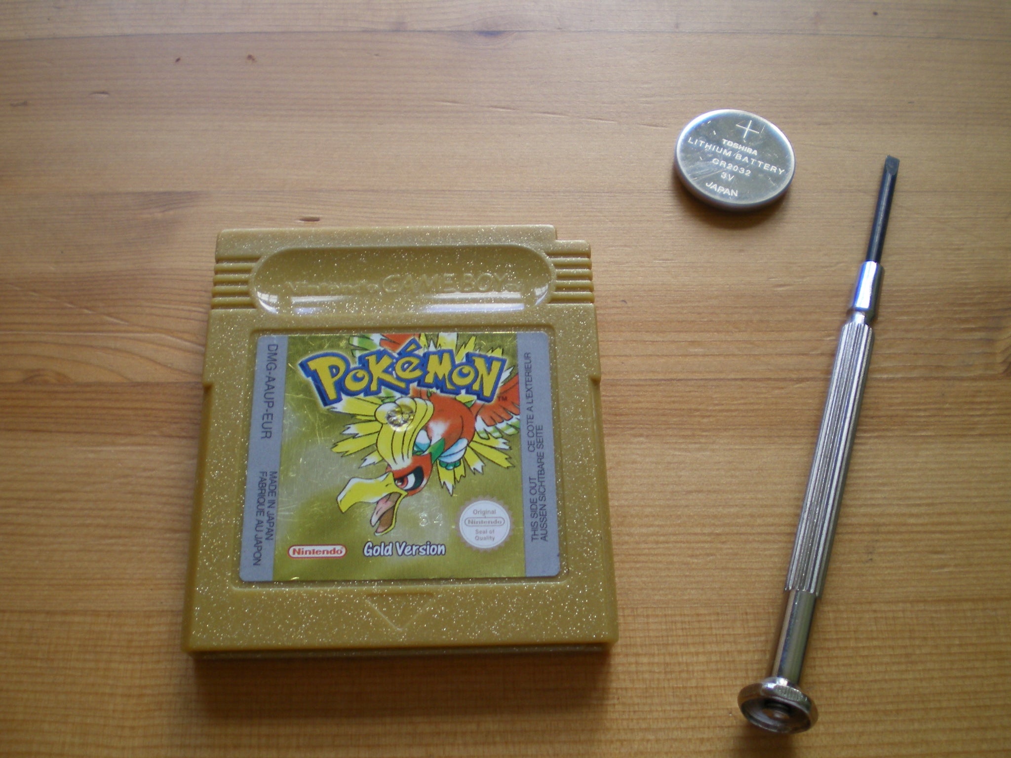 How To Replace The Battery In A Pokemon Gold Silver Gameboy Cart How To Replace The Battery In A Pokemon Gold Silver Gameboy Cart