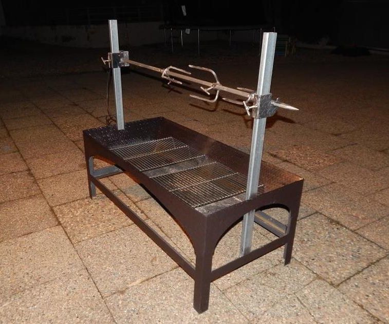 Make a Spit for Roasting Whole Pigs 8 Steps (with Pictures