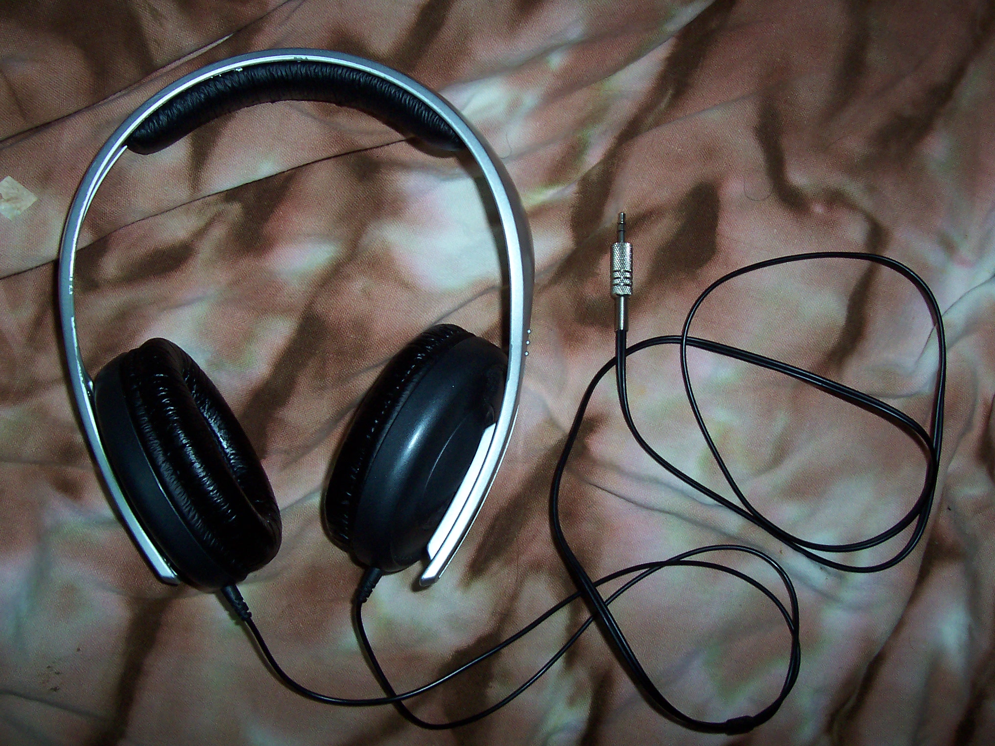 Replacing the Jack on a Pair of Headphones 7 Steps (with Pictures