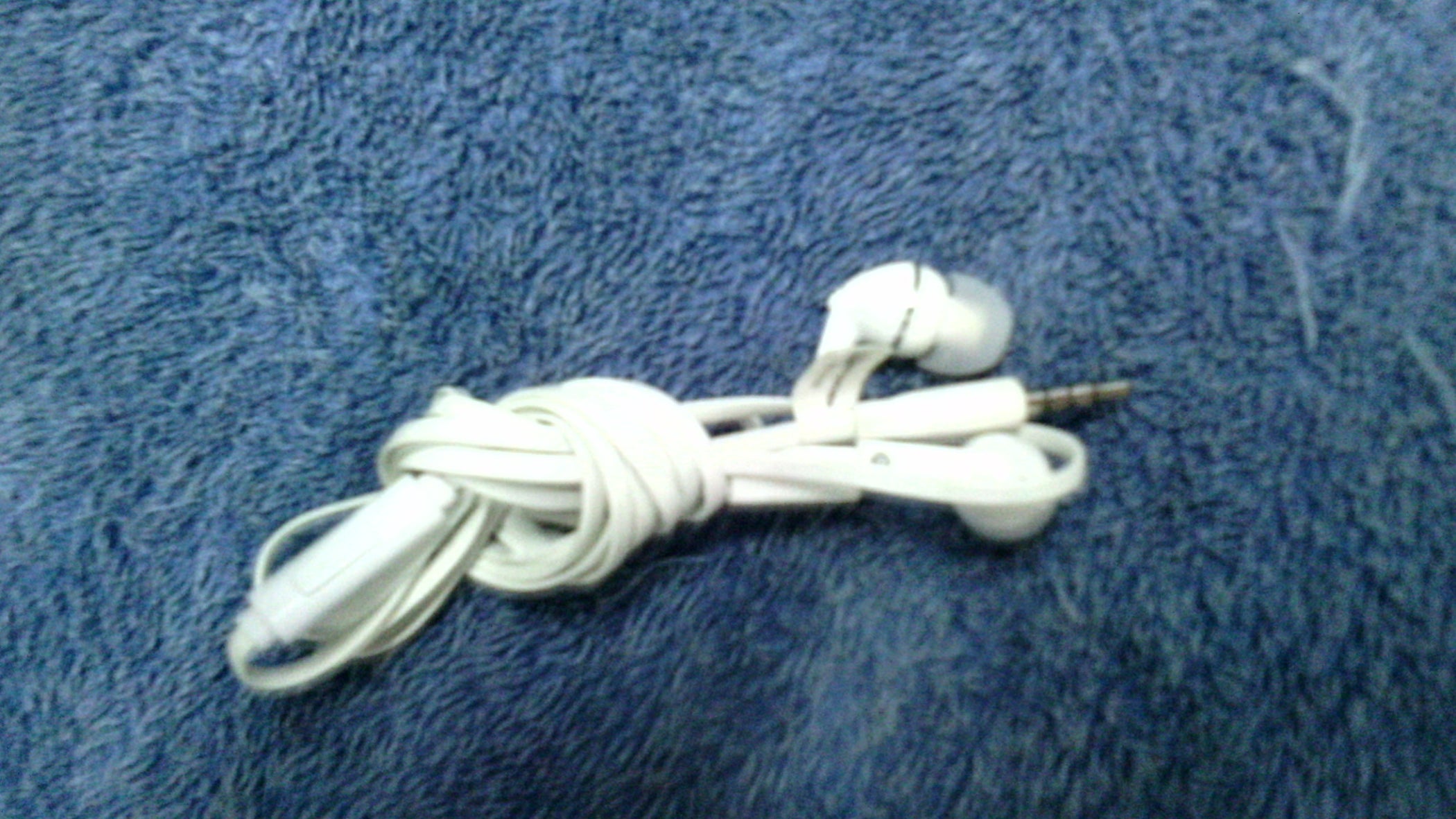 How to Wrap Headphones So They Don’t Tangle 4 Steps Instructables