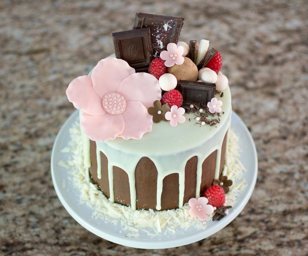 Decorated Drip Cake 5 Steps (with Pictures)