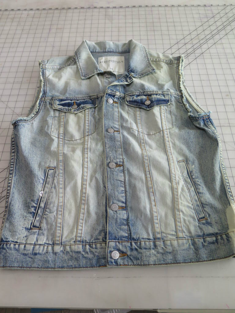 Sew a Patch on a Jacket 3 Steps (with Pictures)