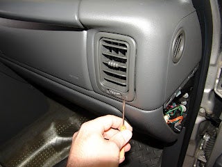 How To Remove Driverside Passanger Side Temp Controll Actuators In 04 Chevy Siverado 53 Steps Instructables