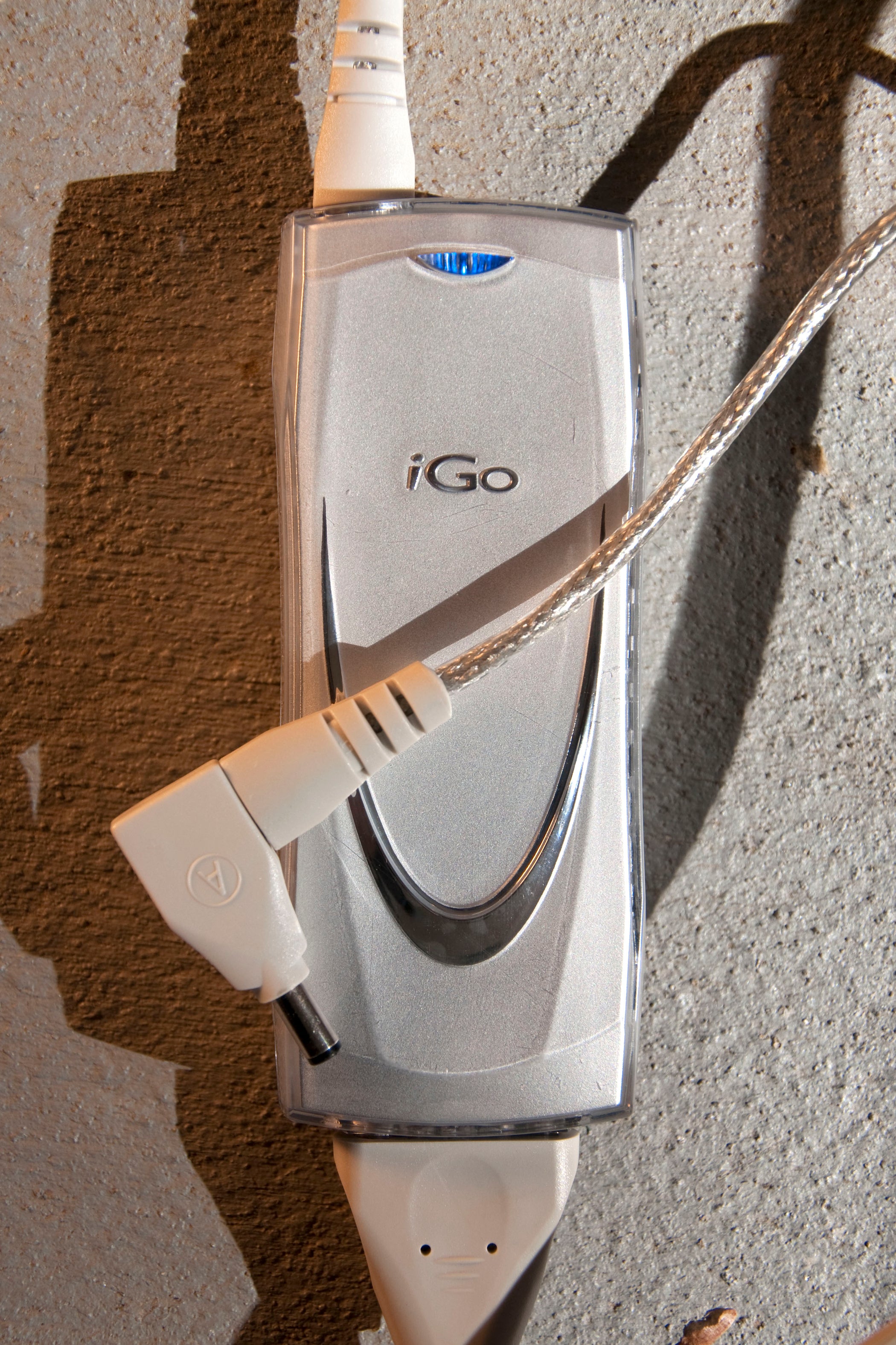hacking your igo universal power adapter 4 steps instructables hacking your igo universal power adapter 4 steps instructables