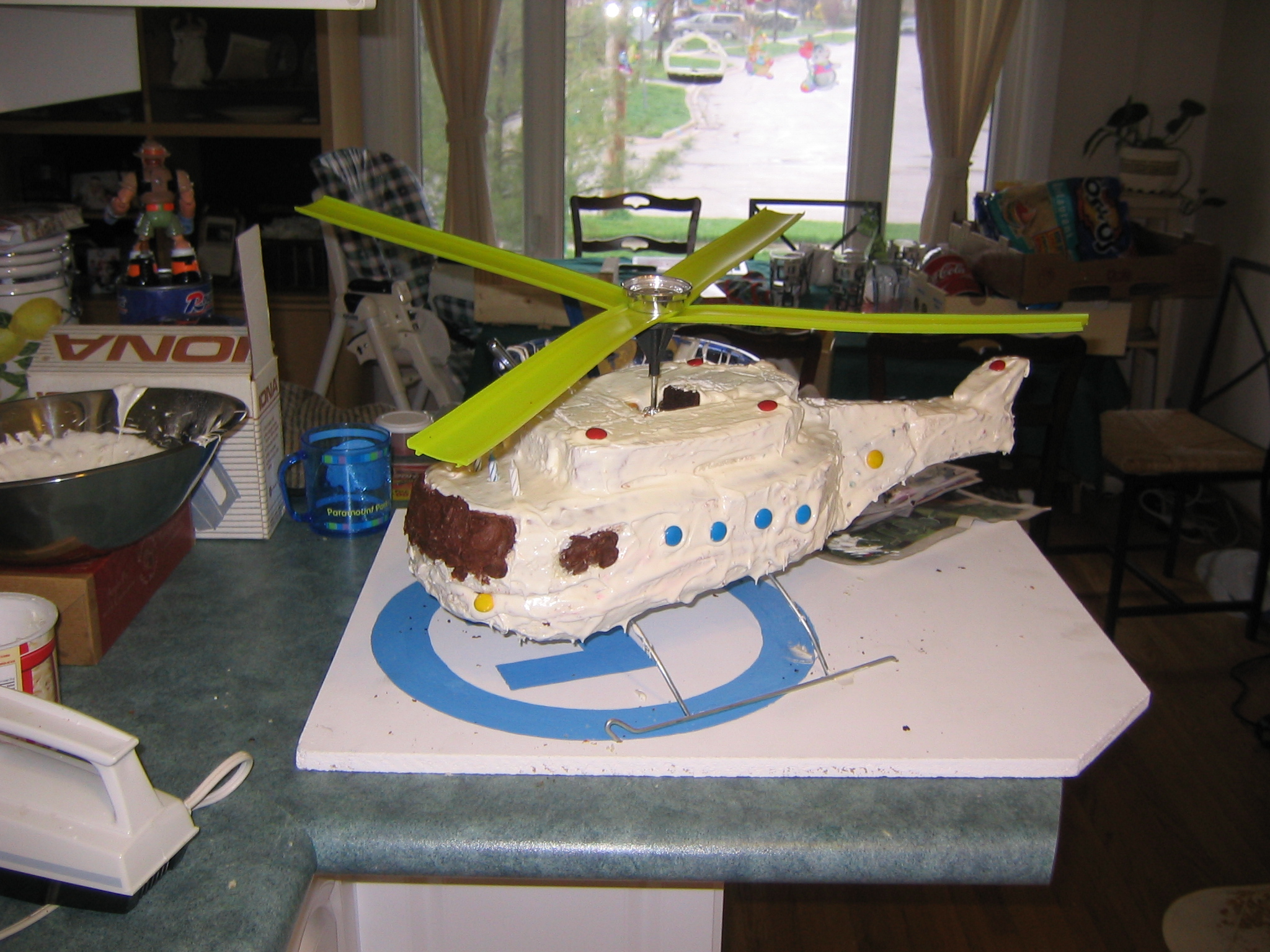 Helicopter Birthday Cake 4 Steps (with Pictures