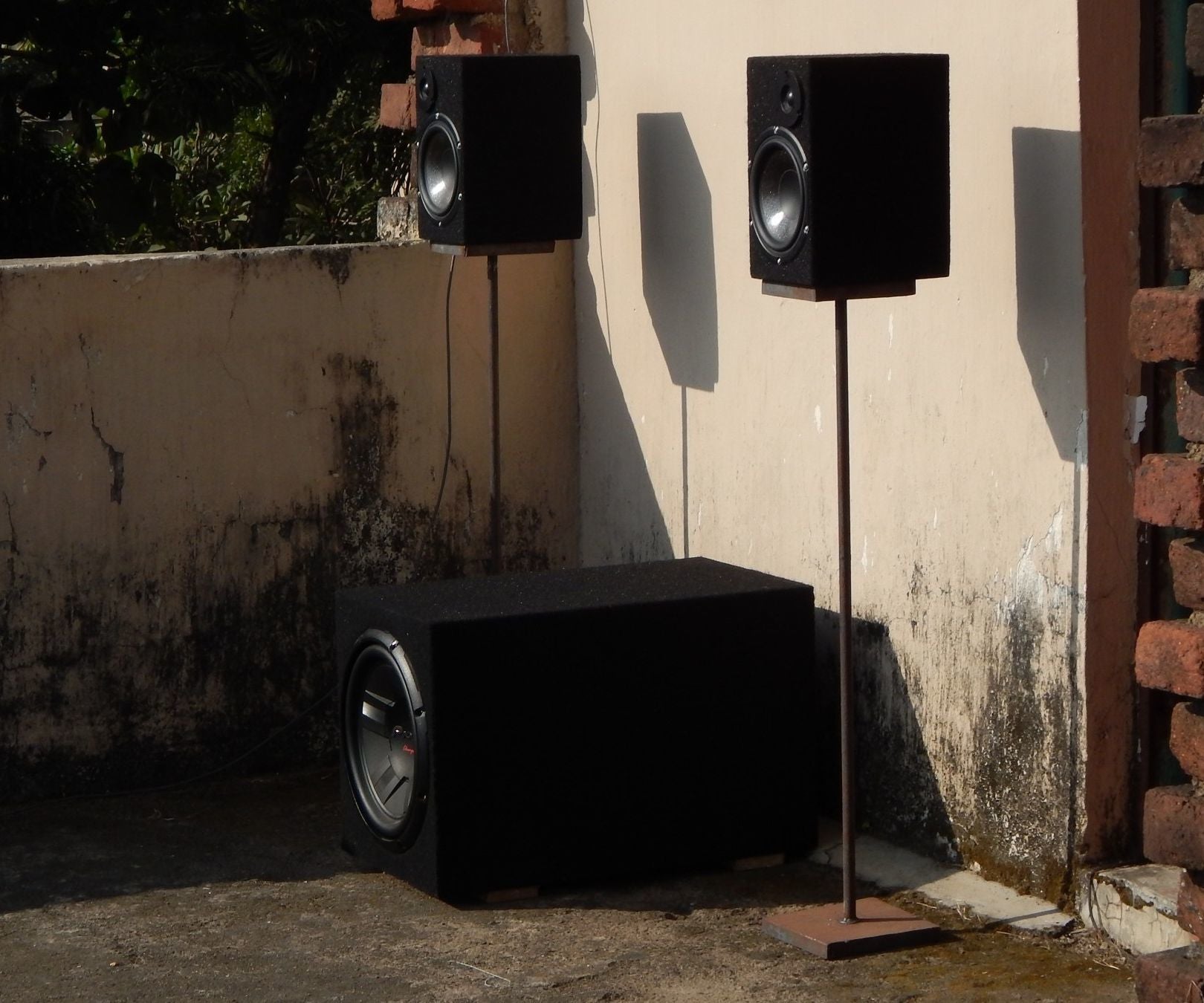 Build Your Own 2.1 Hi-Fi Audio System : 6 Steps - Instructables