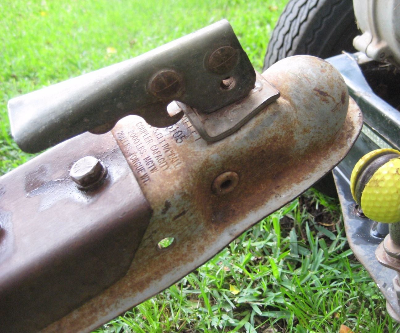 Golf Ball Trailer Hitch for Riding Lawnmowers/Lawn Tractors/ Garden
