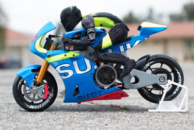 16 Suzuki Gsx Rr 1 8 Racing Rc Motogp 26 Steps With Pictures Instructables