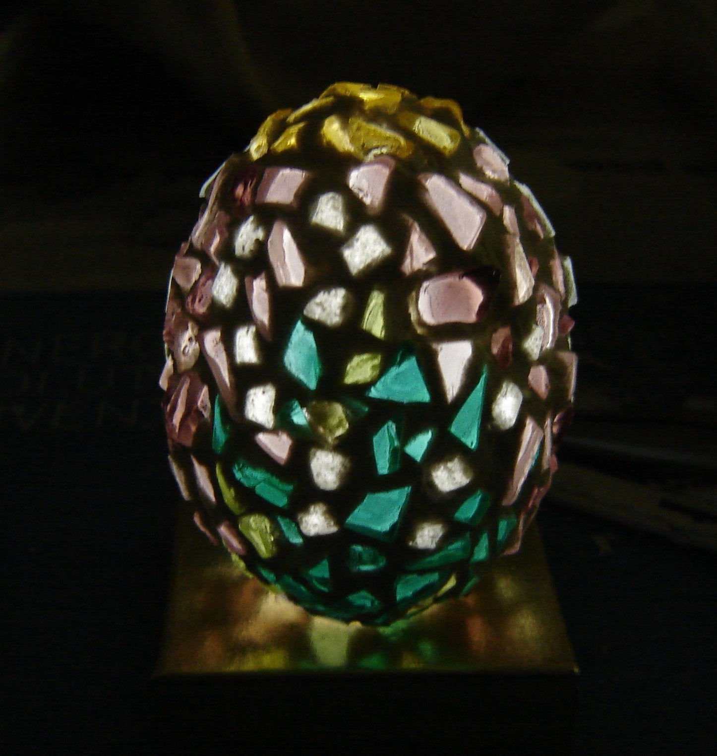 Mosaic Glass Egg 8 Steps